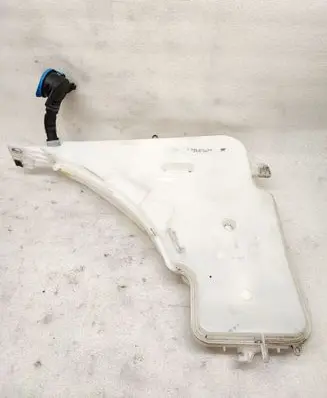 BMW 4 F36 Gran coupe Lamp washer fluid tank 7241671