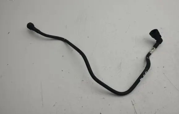 Volkswagen Golf VIII Fuel line pipe
