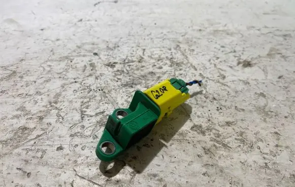 Volkswagen Golf V Airbag deployment crash/impact sensor 1K0909606C 5WK43544