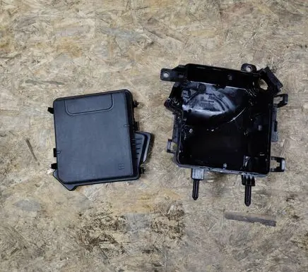 Renault Megane III Fuse box cover 284B10002R