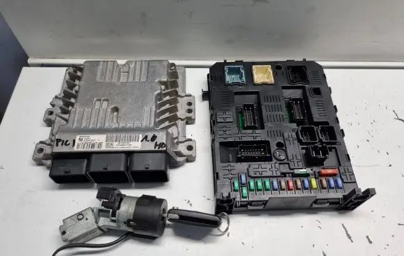 Citroen C4 I Picasso Engine ECU kit and lock set 9675391480