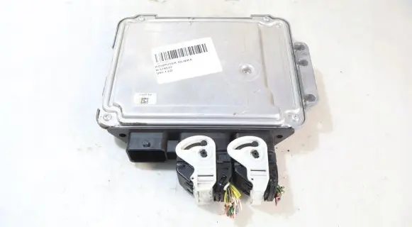 Volvo V50 Engine control unit/module ECU 0281011775