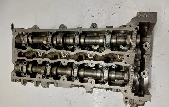 Mercedes-Benz E W212 Engine head R651016