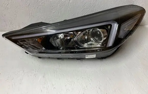 Hyundai Tucson TL Headlight/headlamp 92101