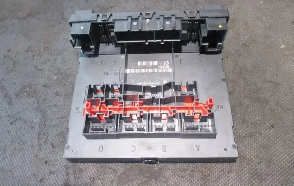Volkswagen PASSAT B6 Comfort/convenience module H54S2202 08033279 F005V00661