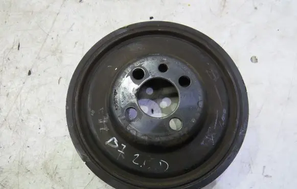 Volkswagen PASSAT B7 Crankshaft pulley 038105245M