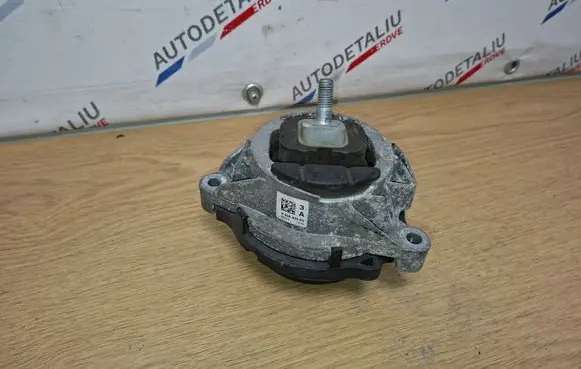 BMW 1 F20 F21 Engine mount bracket 6856405