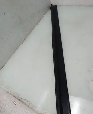 Front sill trim cover