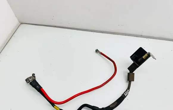 Volkswagen Touran II Positive cable (battery) 