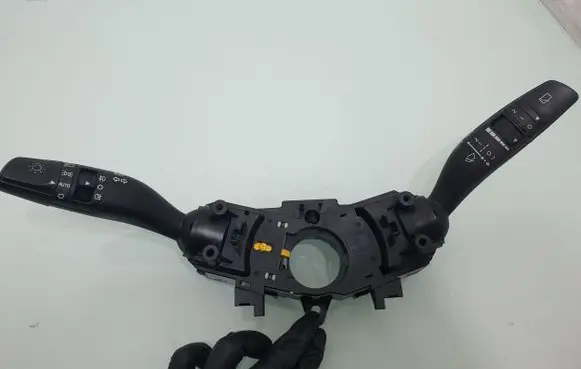 KIA Ceed Wiper turn signal indicator stalk/switch 93404J7950