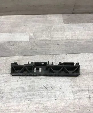 Audi A6 S6 C7 4G Front bumper mounting bracket 4G0853921B