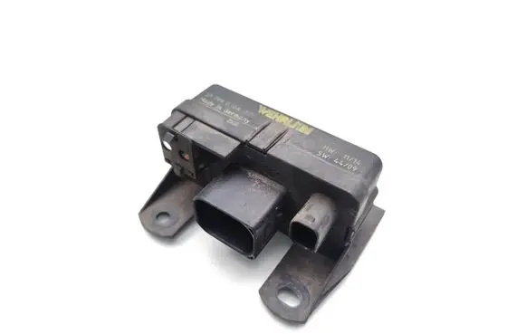 Mercedes-Benz C W203 Glow plug pre-heat relay 51799030A