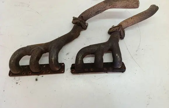 BMW 5 E39 Exhaust manifold 1740730 1740731