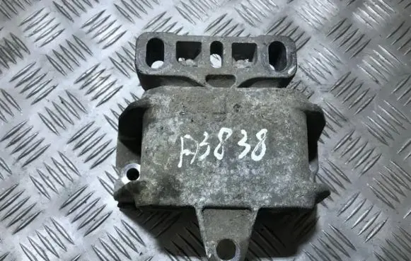 Volkswagen New Beetle Engine mount bracket 1j0199555