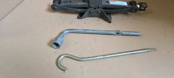 Suzuki Ignis Lift Jack 8991080G10 0981600169 0982700004