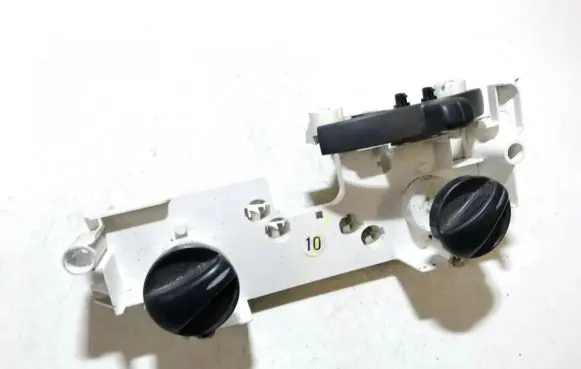 Toyota Yaris Climate control unit