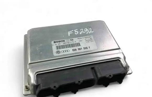Volkswagen PASSAT B5 Engine control unit/module ECU 0261204613 8D0907558F
