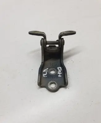 Chevrolet Captiva Front door lower hinge 