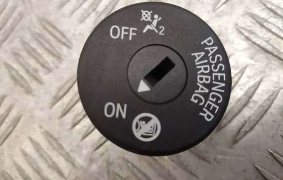 BMW X5 G05 Passenger airbag on/off switch 9483731