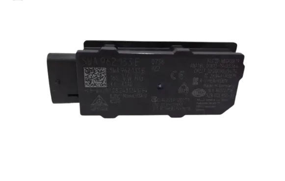 Volkswagen Tiguan Keyless system antenna 5WA962133E SK171010