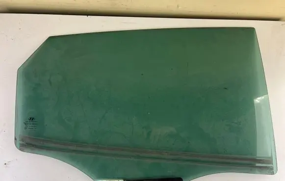 Nissan Qashqai Rear door window glass