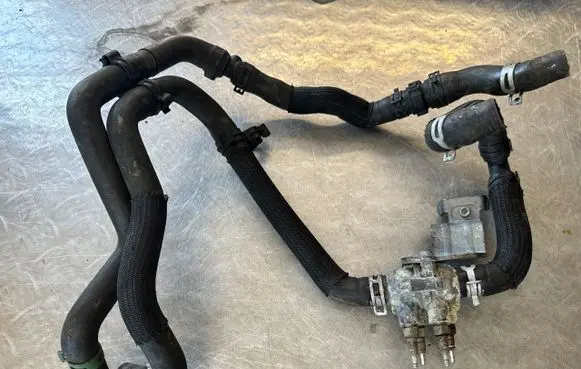 Renault Trafic II (X83) Engine coolant pipe/hose