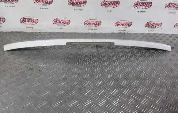 Tailgate/trunk spoiler