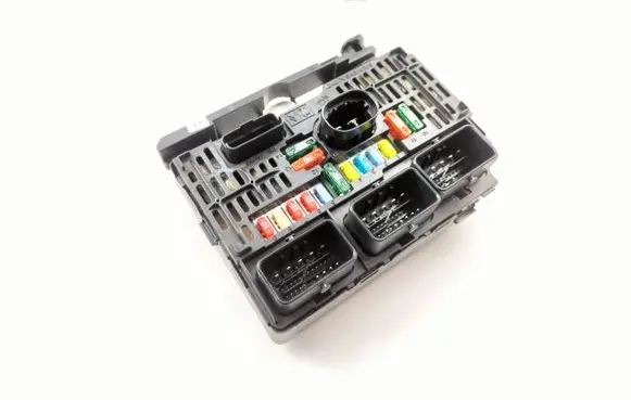 Peugeot 307 Fuse module S118983004Q