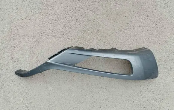 Volvo XC90 Front bumper splitter molding 31383801