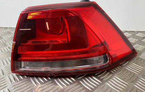 Volkswagen Golf VII Rear/tail lights 5G0945096M