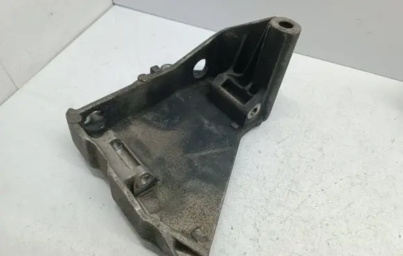 Volkswagen Touareg I Generator/alternator bracket 070903143C