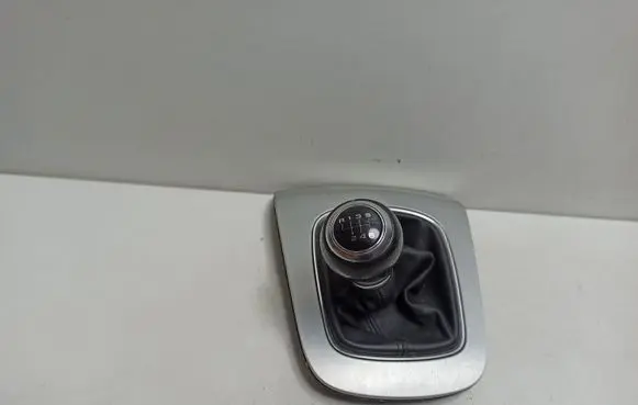 Audi Q3 8U Gear lever shifter trim leather/knob 8U0864261P