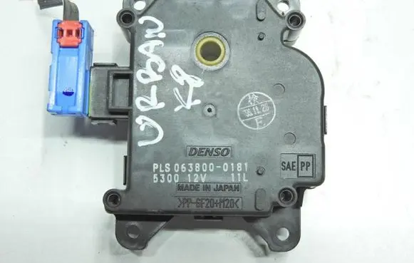 Toyota Urban Cruiser (XP110) Air flap motor/actuator 063800-0181 530012V GE20M20
