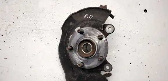Toyota Auris 150 Front wheel hub spindle knuckle