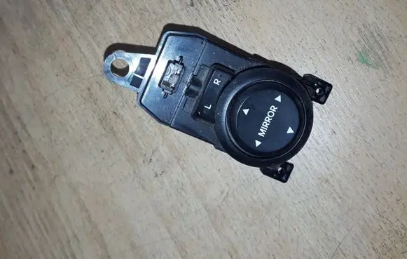 Hyundai i20 (PB PBT) Wing mirror switch 202008161