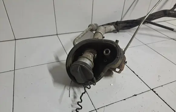 Volvo V70 Fuel tank filler neck pipe 
