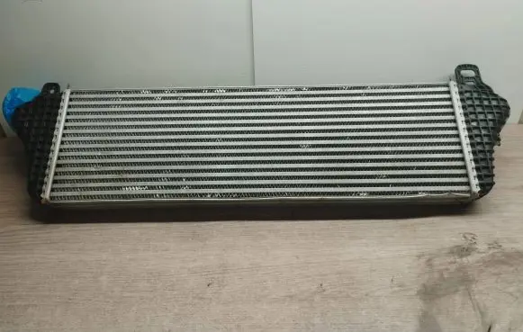 Volkswagen Transporter - Caravelle T5 Intercooler radiator 7E0145804C LLK7E001 V2727003
