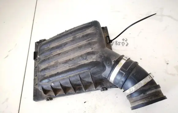 Opel Corsa B Air filter box 90467666