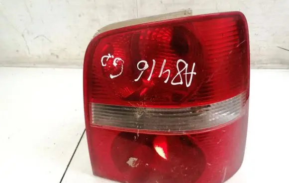 Volkswagen Touran I Rear/tail lights 1T0945142B
