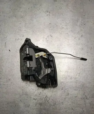 BMW X5 F15 Front door lock 7362781
