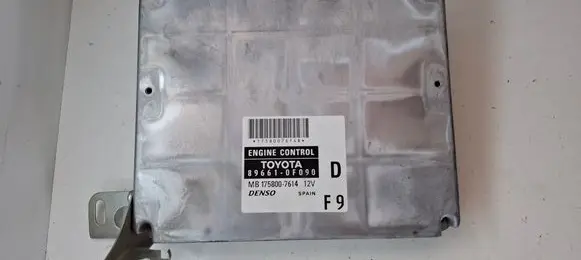 Toyota Corolla Verso AR10 Engine control unit/module 896610F090 MB1758007614