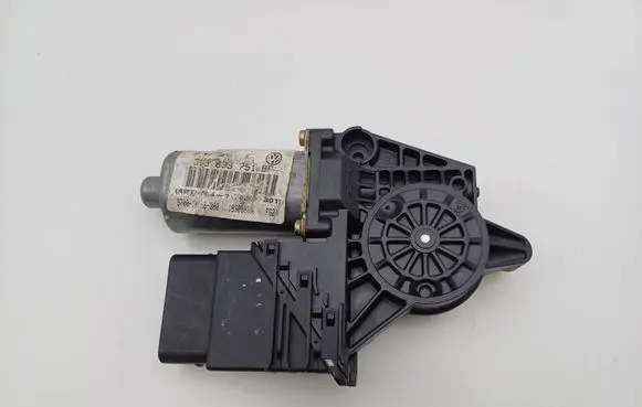 Volkswagen PASSAT B5 Rear door window regulator motor 3B9839751BF 9776105406301 0130821697
