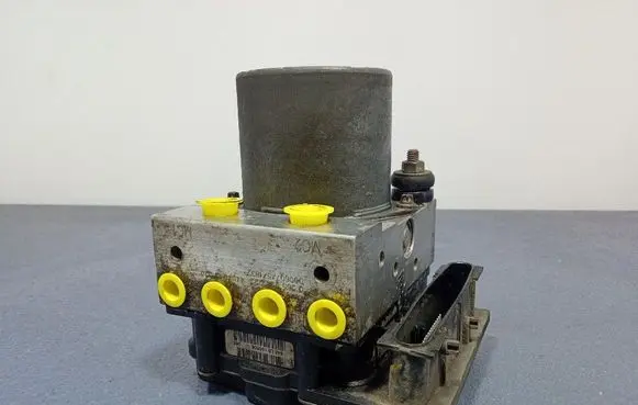 Toyota Corolla Verso E121 ABS Pump 44540-0F020