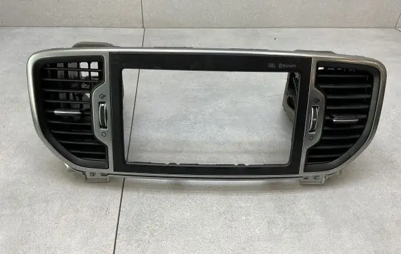 KIA Sportage Dash center air vent grill 84740F1210