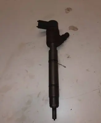 Hyundai i30 Fuel injector 338002A900
