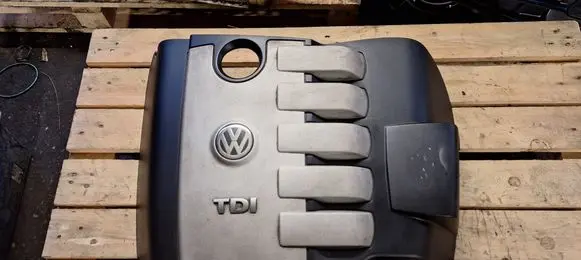 Volkswagen Touareg I Engine cover (trim) 07Q103926A 07Q103926 070103926A