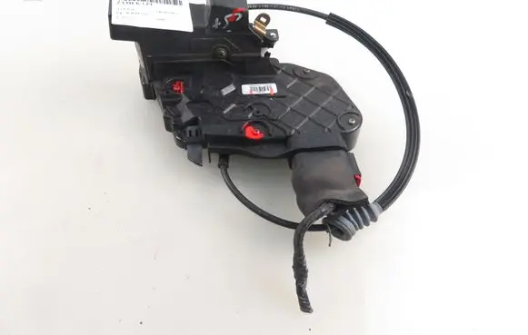 Volvo S40 Front door lock 30699441