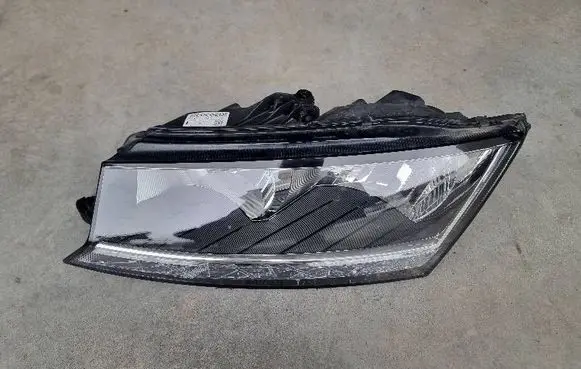 Skoda Fabia Mk3 (NJ) Headlight/headlamp 6V1941015D