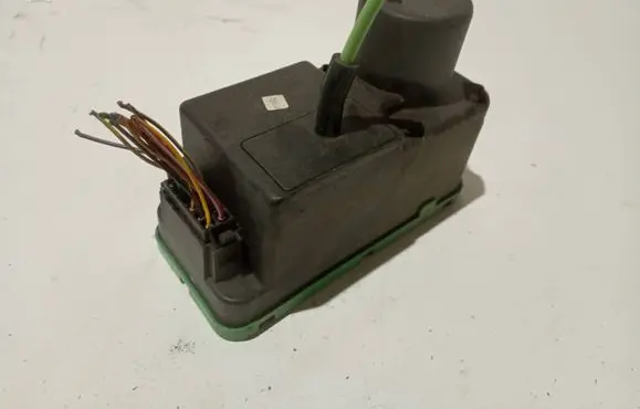 Volkswagen PASSAT B4 Vacuum pump 3A0962257
