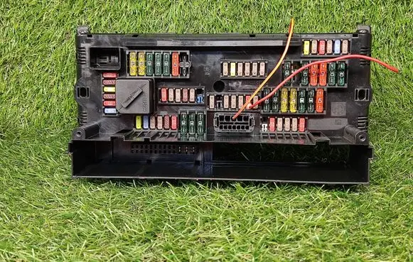 BMW 5 F10 F11 Fuse module 9252815 92581501